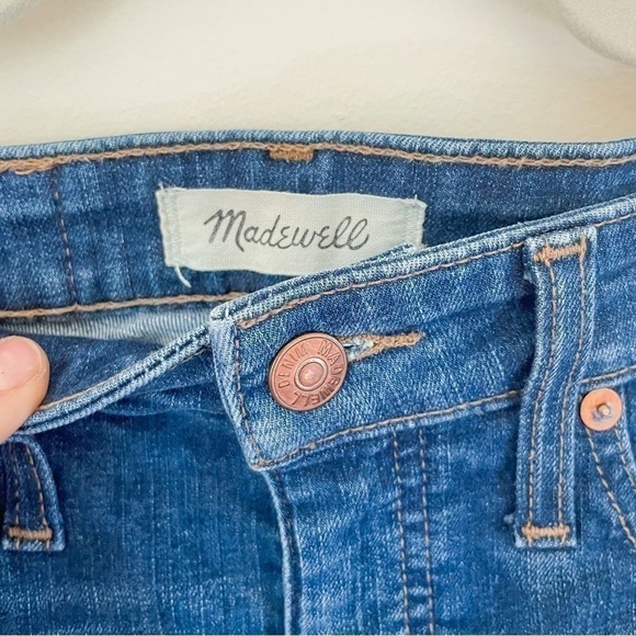 Women’s Madewell curvy high-rise skinny jeans - Picture 2 of 5